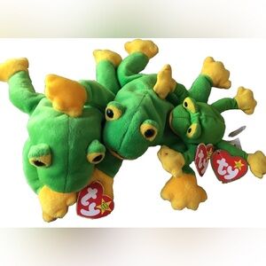 TY BEANNIE BABY TEENIE SMOOCHY THE FROG LOT